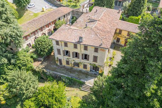 Villa a Villa d'Adda, Bergamo