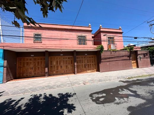 بيت مستقل ﻓﻲ Santiago de Querétaro, Querétaro