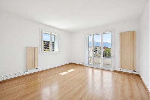 Apartment / Etagenwohnung in La Tour-de-Peilz, Riviera-Pays-d'Enhaut District