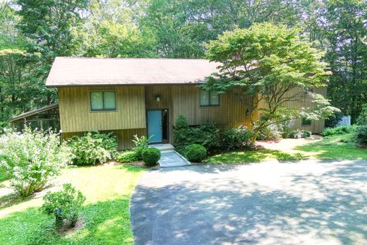 Detached House in Ridgefield, Fairfield County