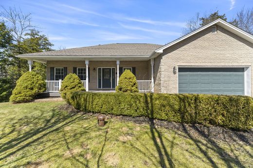 Detached House for sale in Hammonds Plains