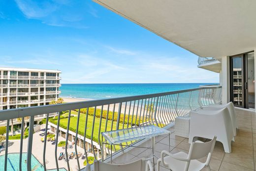 Apartment in Palm Beach, Florida