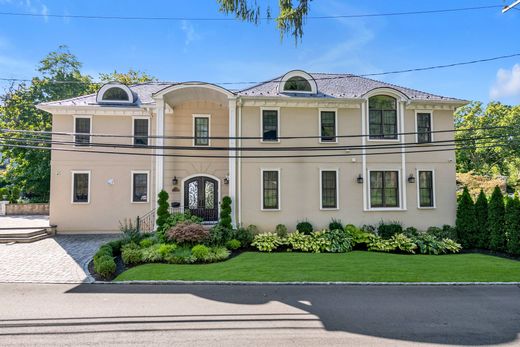 Vrijstaand huis in Lake Success, Nassau County