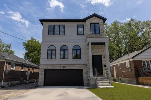 Detached House in Toronto, Ontario