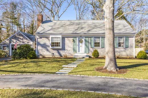 Detached House in Osterville, Barnstable County