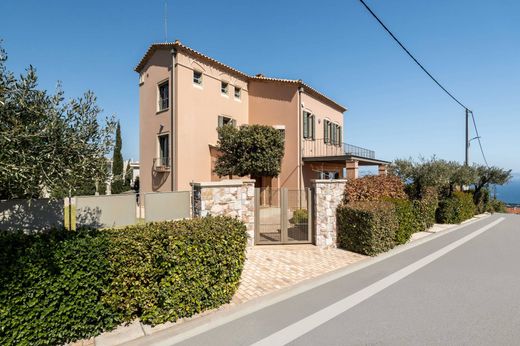 Detached House in Neos Voutzás, Nomarchía Anatolikís Attikís