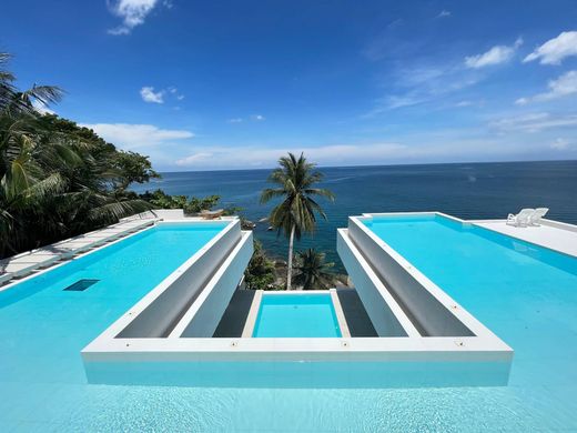 Villa in Mueang Phuket, Phuket Province
