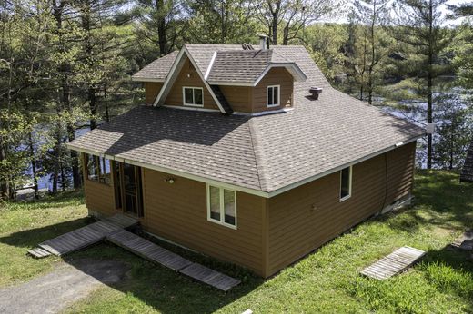 Casa Unifamiliare a Seguin Falls, Parry Sound District