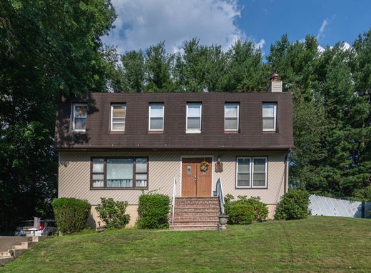 Detached House in Dumont, Bergen County