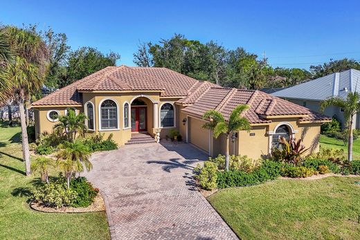 Luxury home in Nokomis, Sarasota County