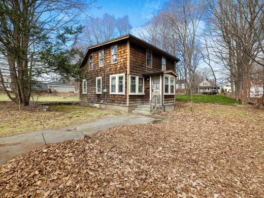 Detached House in Westborough, Worcester County