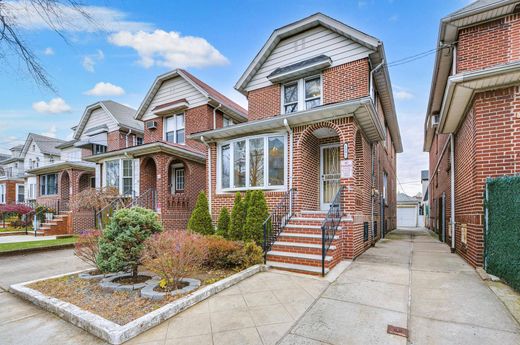 Detached House in Brooklyn, Kings County