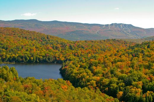 Grundstück in Mont-Tremblant, Laurentides