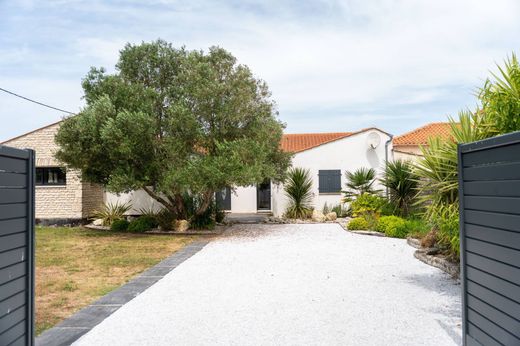 Villa in Saint-Pierre-d'Oléron, Charente-Maritime