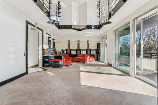 Apartment in Neuilly-sur-Seine, Hauts-de-Seine