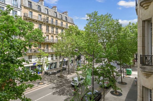 Apartment / Etagenwohnung in Tour Eiffel, Invalides – Ecole Militaire, Saint-Thomas d’Aquin, Paris