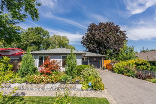 Detached House in Pickering, Ontario