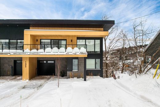 Apartment in Bromont, Montérégie