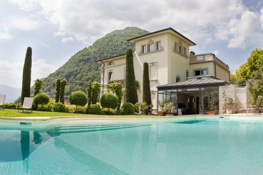 Dom jednorodzinny w Como, Provincia di Como