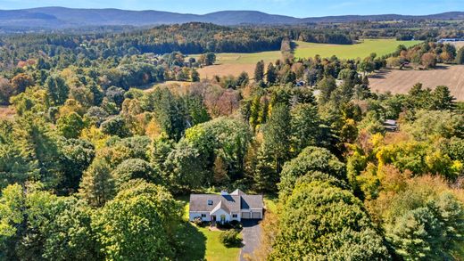 Detached House in Great Barrington, Berkshire County