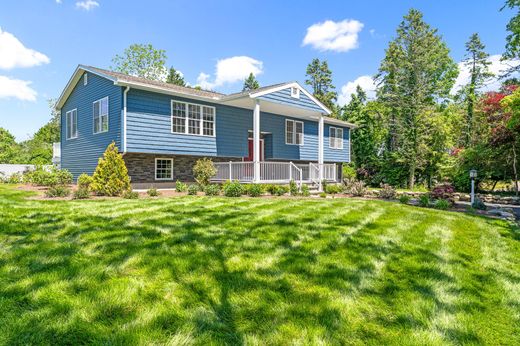 Detached House in Westerly, Washington County