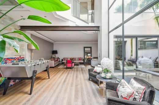 Luxury home in Motte-Picquet, Commerce, Necker, Paris