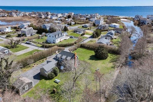 Detached House in Falmouth, Barnstable County