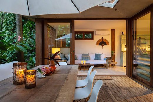 Detached House in Trancoso, Porto Seguro