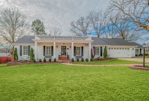 Detached House in Fayetteville, Washington County