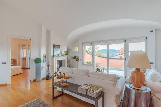Apartment / Etagenwohnung in Cassina Rizzardi, Provincia di Como