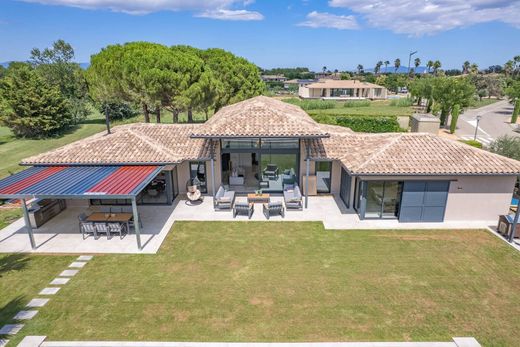 Detached House in Navata, Province of Girona