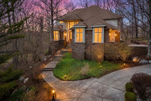 Detached House in West Bloomfield Township, Oakland County