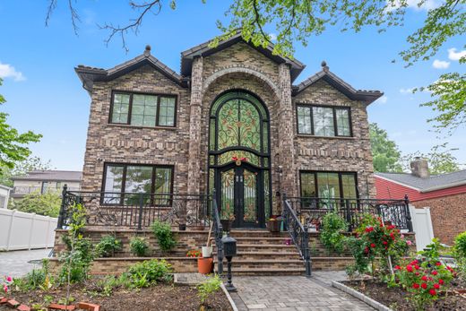 بيت مستقل ﻓﻲ Little Neck, Queens County