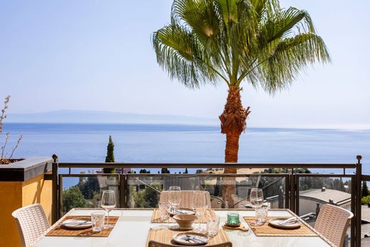 Appartement à Taormina, Messine
