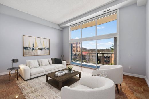 Apartment in Washington, Washington County