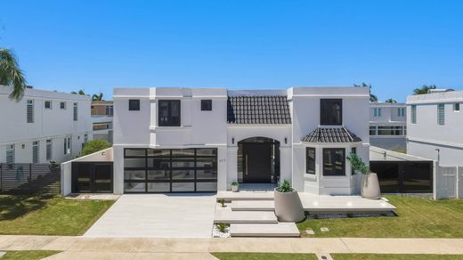 Detached House in Dorado, Higuillar Barrio