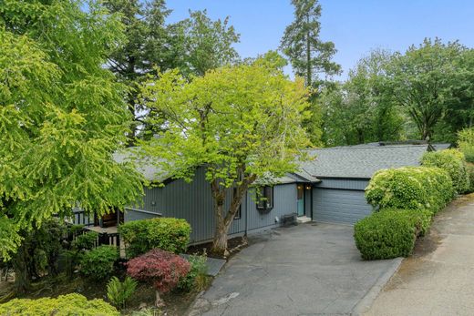 Luxe woning in Lake Oswego, Clackamas County