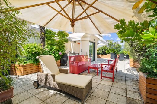 Apartment in Neuilly-sur-Seine, Hauts-de-Seine