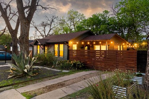 Detached House in Austin, Travis County