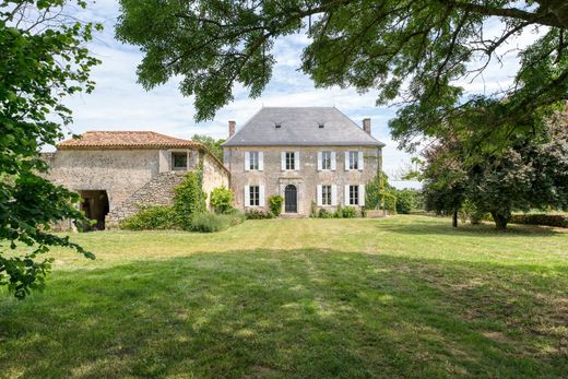 Einfamilienhaus in Saint-Sulpice-de-Royan, Charente-Maritime