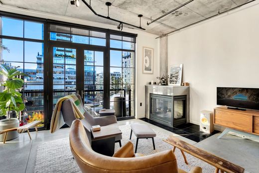 Apartment in Portland, Multnomah County