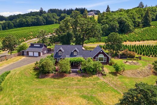 Luxury home in Monmouth, Polk County