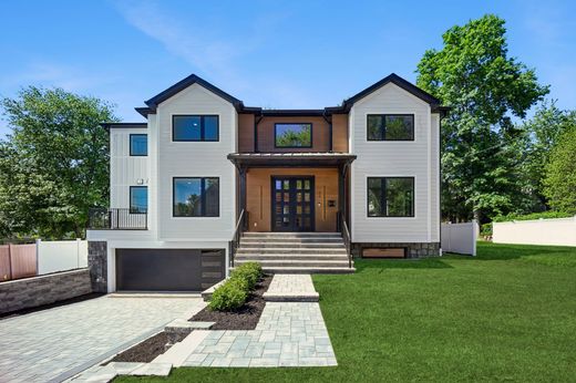Luxury home in River Edge, Bergen County