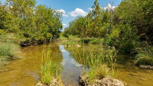 Land in Fredericksburg, Gillespie County