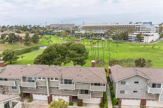 Townhouse in Manhattan Beach, Los Angeles County