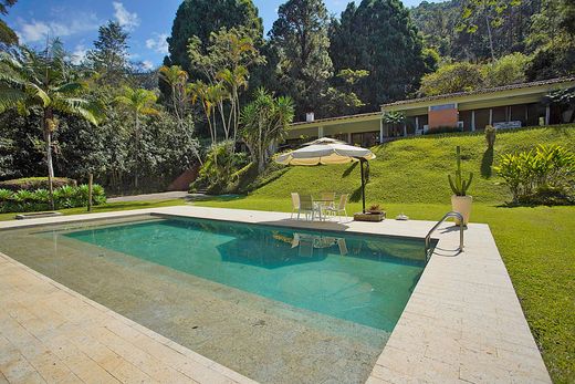 Petrópolis, Rio de Janeiroの一戸建て住宅