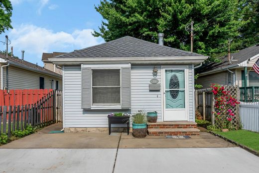 Vrijstaand huis in Keansburg, Monmouth County