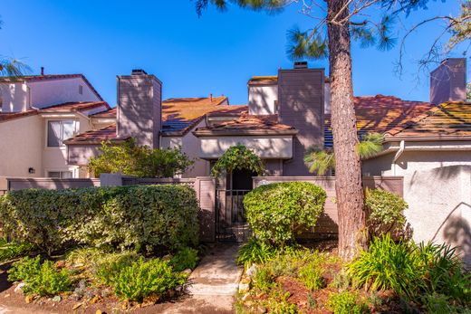 Townhouse in Westlake Village, Los Angeles County