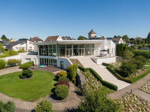 Villa in Großmaischeid, Rheinland-Pfalz