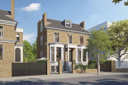 Detached House in London, Greater London
